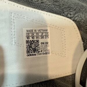 Adidas slippers size 10